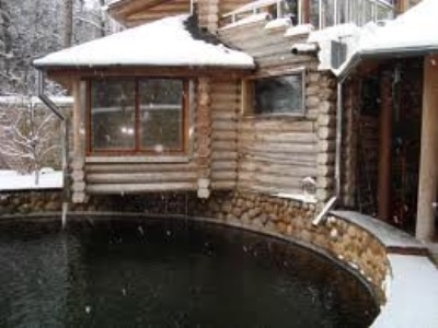 Как выбрать забор из кирпича для загородного участка?